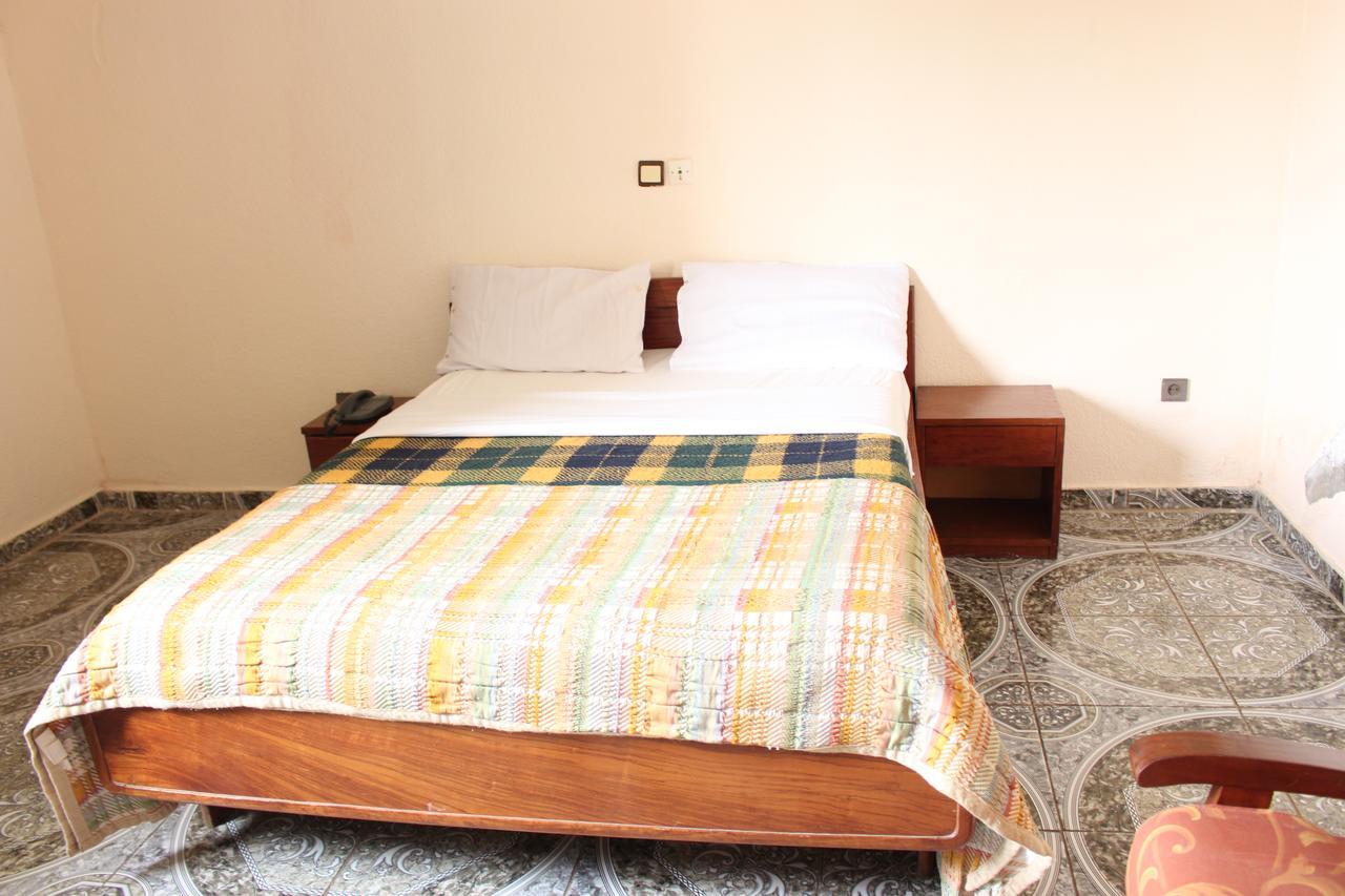 Meumi Palace Yaoundé Extérieur photo